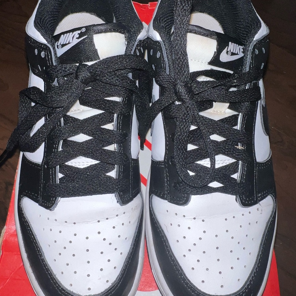 Nike dunk pandas size 7 in boys which is equivalent to 8.5 in women’s